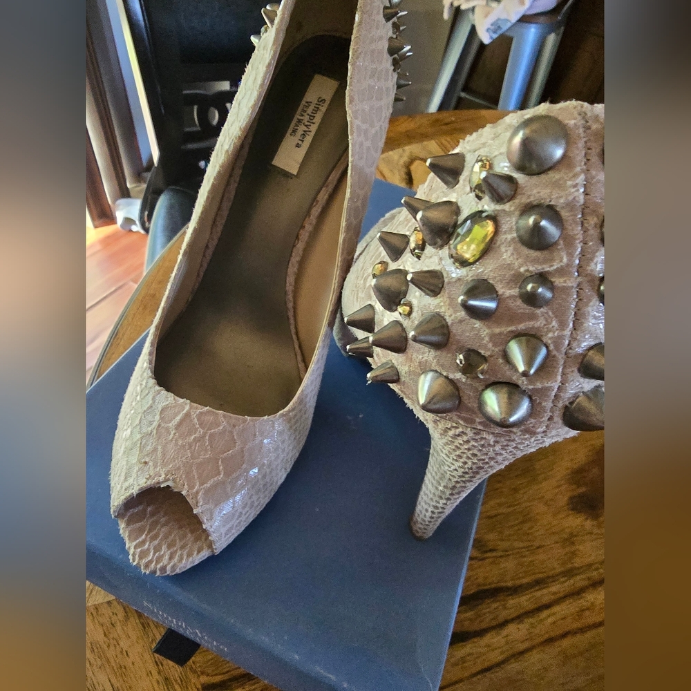 Simply Vera Vera Wang Women's Peep Toe Heels